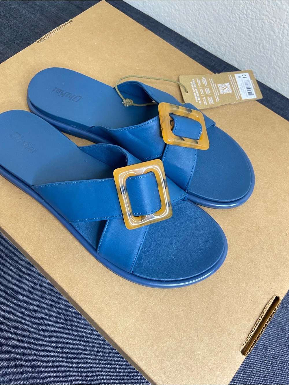 Olukai (Woman Size 10)